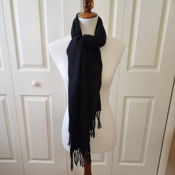 Laurant Bennet Milano 100% Wool Black Scarf With Fringe - Picture 1 of 6